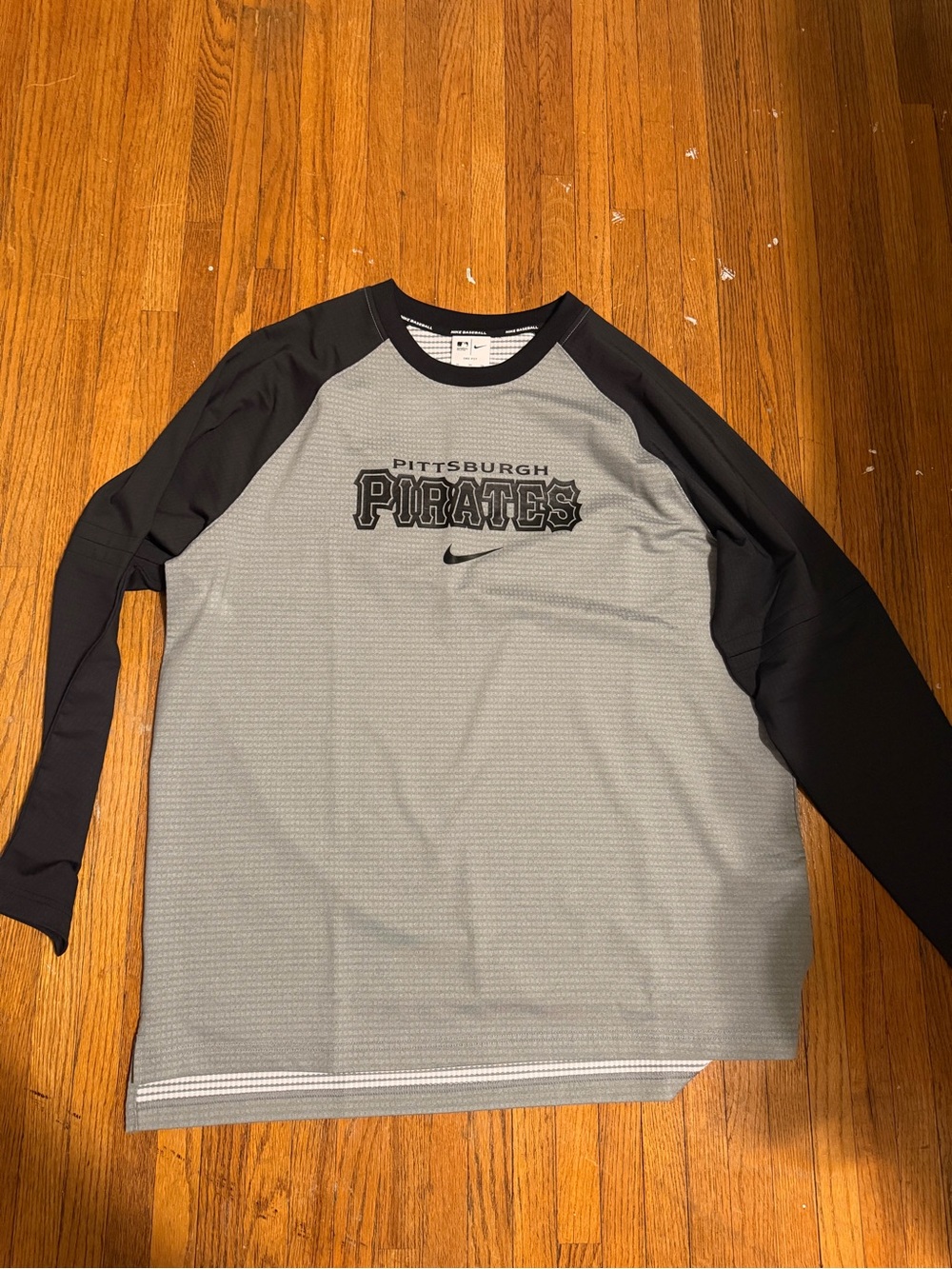 Nike Pittsburgh Pirates Grey & Black thermal Long-Sleeve Raglan Shirt